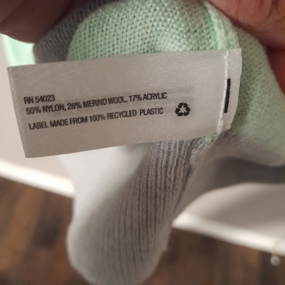 Gap Sweater - Picture 3 of 4